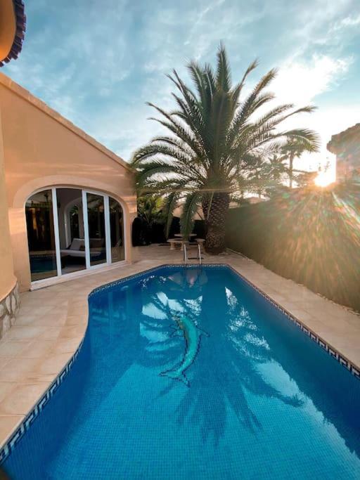 Impresionante Villa Con Piscina - Oliva Nova Екстер'єр фото