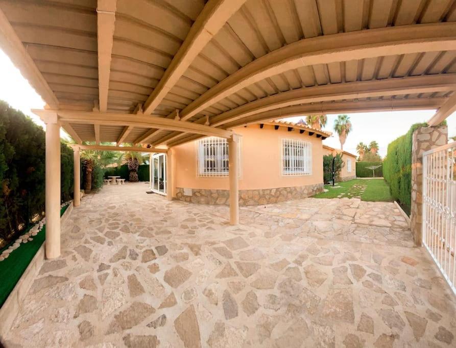 Impresionante Villa Con Piscina - Oliva Nova Екстер'єр фото