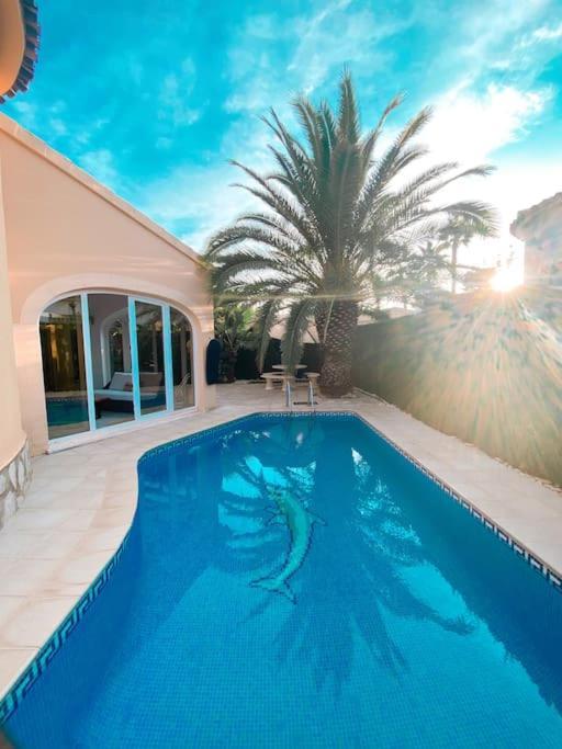 Impresionante Villa Con Piscina - Oliva Nova Екстер'єр фото